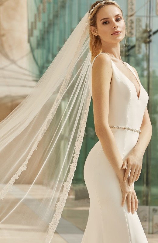 VESTIDO DE NOVIA CALVA